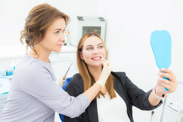 Signs That It Is Time To Replace Your Dental Veneers
